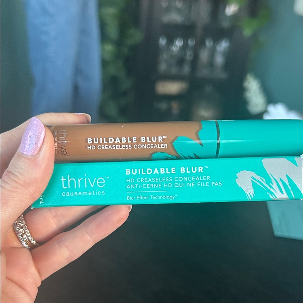 Thrive Causemetics Buildable Blur HD Creaseless Concealer - Deep Rich Cool